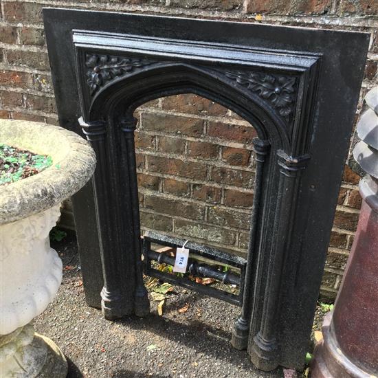 Fire surround(-)